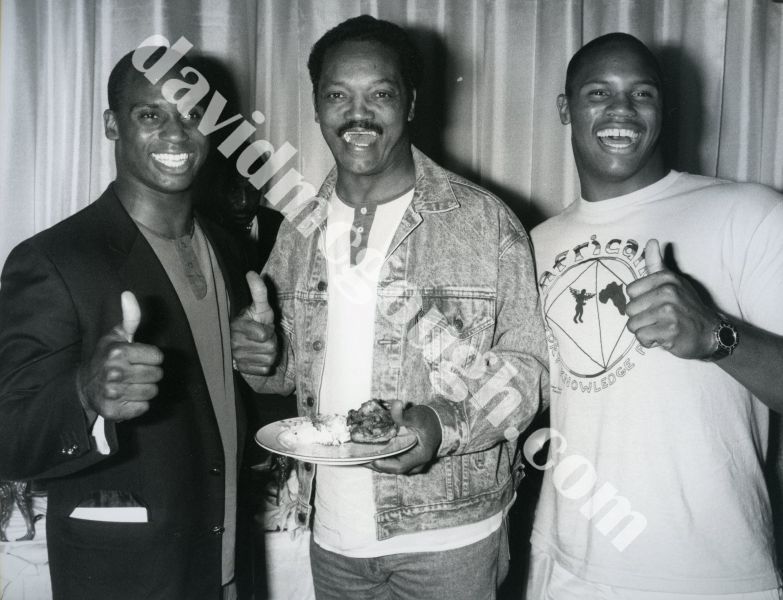 Jesse Jackson with his sons 1989, Atlantic City, NJ.jpg